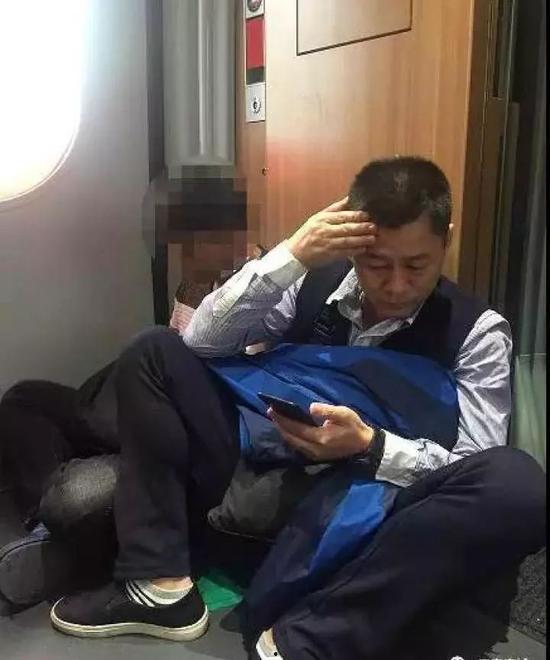 睡觉照片现实,一张睡觉照片的视觉解读