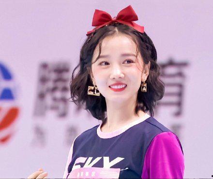 小越女整容前后照片,小越女整容前后对比，见证青春奇迹